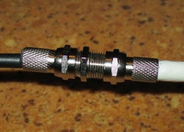 Как правильно удлинить телевизионный кабель без потери качества. Удлинение с помощью пайки, скрутки и через сплиттер в домашних условиях
