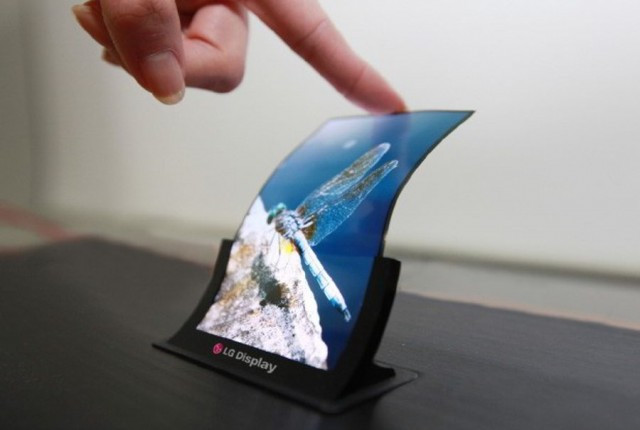 LG для демонстрации-OLED-панели-гибкая-и-небьющаяся-640x430